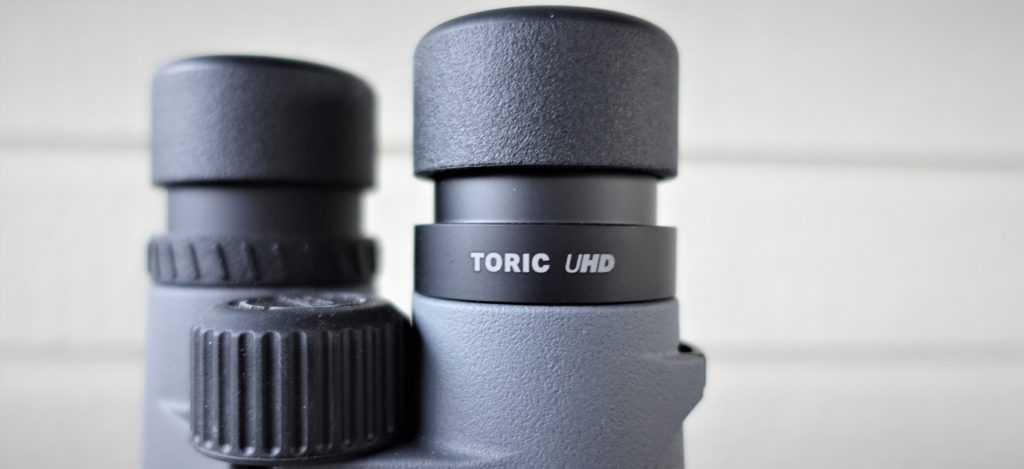 Tract Toric UHD Binoculars