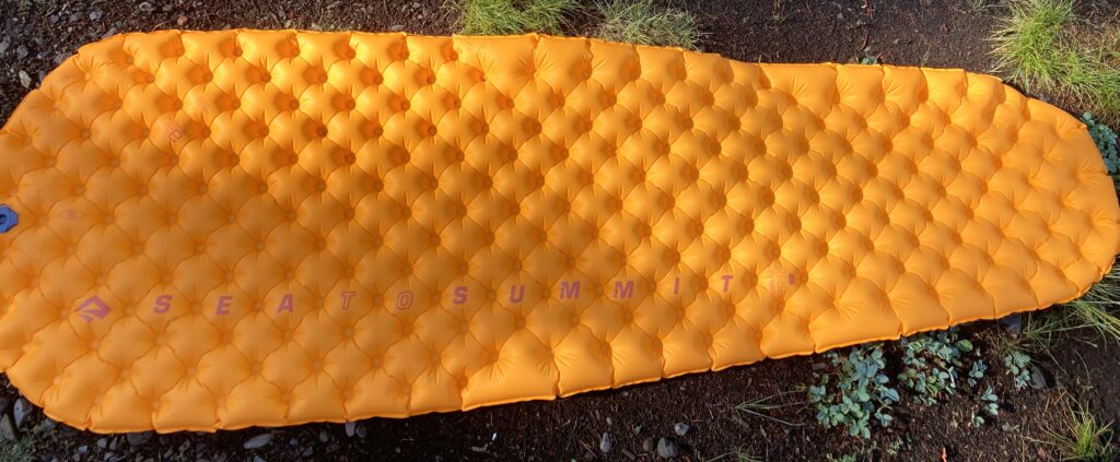 Ultralight insulated clearance air sleeping mat